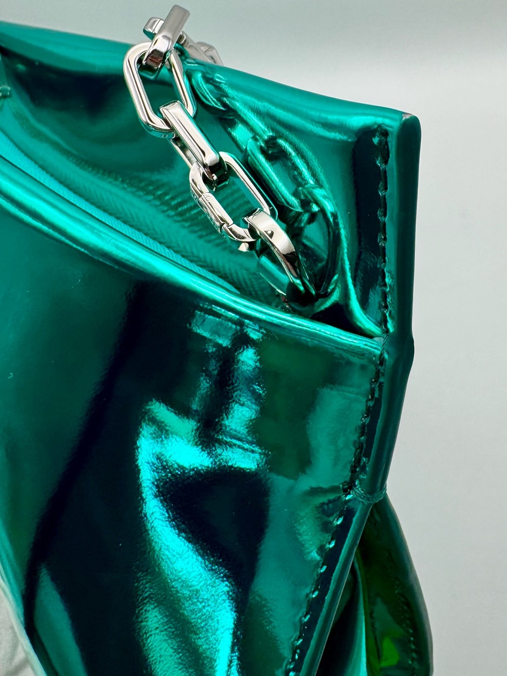 Christian Louboutin Loubitwist Specchio Metallic Iceburg Bag with Silver Chain - Picture 13 of 15